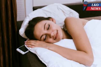 Sleeping with your mobile phone near your pillow is dangerous